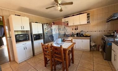 ¡OPORTUNIDAD! 2 CASAS EN ISLA DE MAIPO