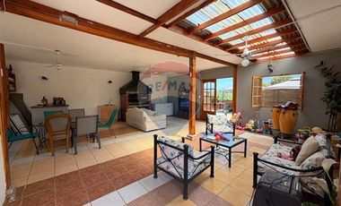 ¡OPORTUNIDAD! 2 CASAS EN ISLA DE MAIPO