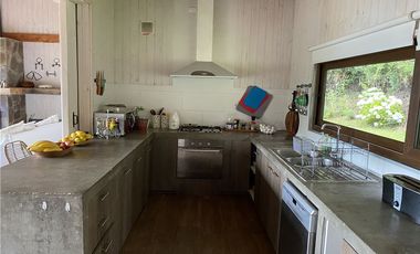 Casa de lujo con acceso playa del lago Calafquén.