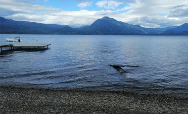 Casa de lujo con acceso playa del lago Calafquén.