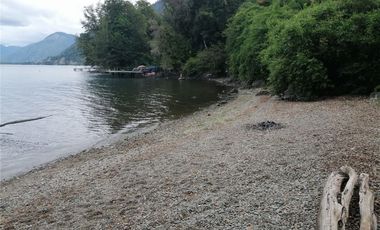 Casa de lujo con acceso playa del lago Calafquén.