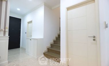 2-BR Condo at The Crest Sukhumvit 34 near BTS Thong Lor