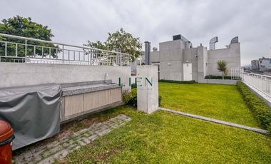 Flat amoblado y equipado | 1 Estacionamiento | 2 Dormitorios | Frente a parque