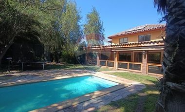 Amplia y Familiar Tierras Lindas Sta Elena 7D/4B