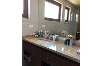 Casa en Cumbres del Sur:  Lista para vivir.