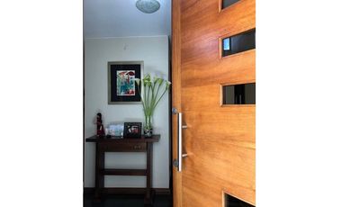 Casa en Cumbres del Sur:  Lista para vivir.
