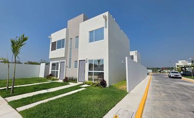 Casa en renta en Veracruz en esquina Fracc. Puerta Paraíso Ver.