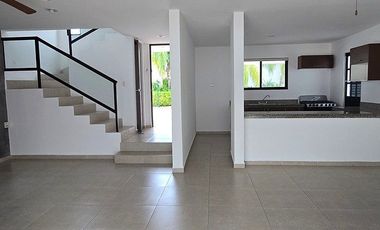 CASA CON PISCINA EN PRIVADA CON AMENIDADES CERCA DE LA ISLA, EN MERIDA, YUC.
