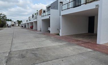 CASA CON PISCINA EN PRIVADA CON AMENIDADES CERCA DE LA ISLA, EN MERIDA, YUC.