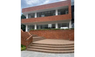 Se arrienda hermoso apto para estrenar edificio malibu