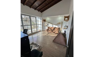 Casa en VENTA de 204 m² en CHIA  4 Alcobas  Terraza  2 Garajes