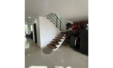 Casa en VENTA de 204 m² en CHIA  4 Alcobas  Terraza  2 Garajes