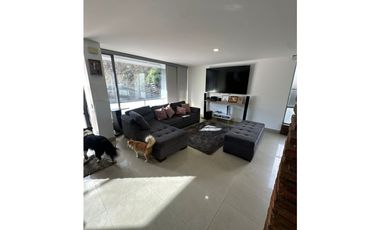 Casa en VENTA de 204 m² en CHIA  4 Alcobas  Terraza  2 Garajes
