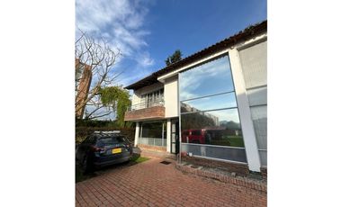 Casa en VENTA de 204 m² en CHIA  4 Alcobas  Terraza  2 Garajes