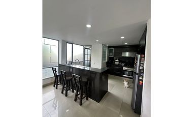 Casa en VENTA de 204 m² en CHIA  4 Alcobas  Terraza  2 Garajes