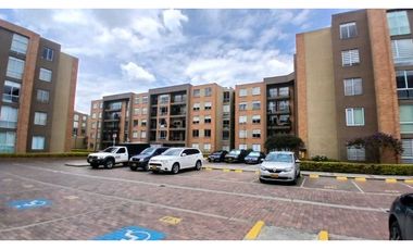 VENDO APARTAMENTO  ESQUINERO EN PRIMER PISO  CON CLUB HOUSE EN CAJIC
