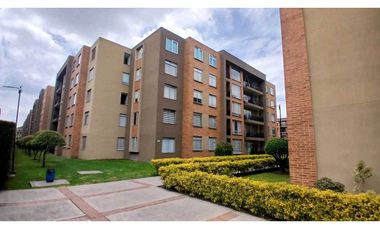 VENDO APARTAMENTO  ESQUINERO EN PRIMER PISO  CON CLUB HOUSE EN CAJIC