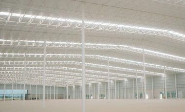 Nave Industrial en Renta Sobre la Salida a México 1,800 m2