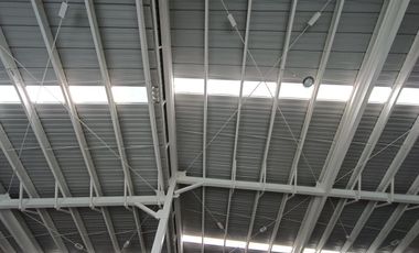 Nave Industrial en Renta Sobre la Salida a México 1,800 m2