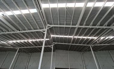 Nave Industrial en Renta Sobre la Salida a México 1,800 m2