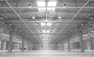 Nave Industrial en Renta Sobre la Salida a México 1,800 m2