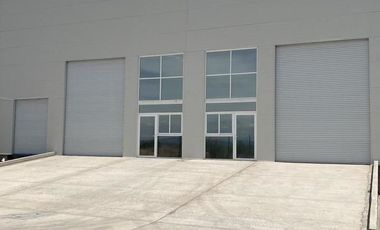 Nave Industrial en Renta Sobre la Salida a México 1,800 m2
