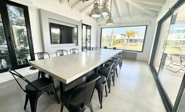 Casa en alquiler en barrio El Yacht con muebles , Nordelta