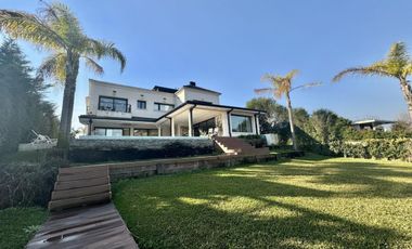 Casa en alquiler en barrio El Yacht con muebles , Nordelta