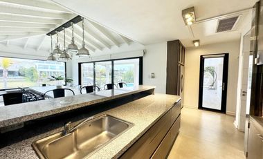 Casa en alquiler en barrio El Yacht con muebles , Nordelta