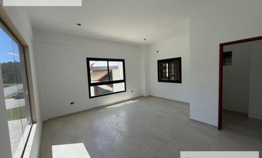 Galpón / Deposito 1.400 m² en Parque Industrial Plátanos -  Berazategui - ALQUILER