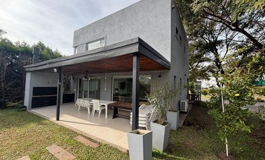 Venta casa 4 amb Barrancas de Santa María, Tigre.