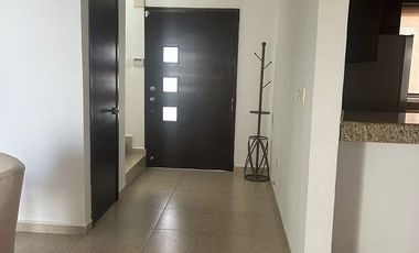 | Casa amueblada en renta en Altabrisa |