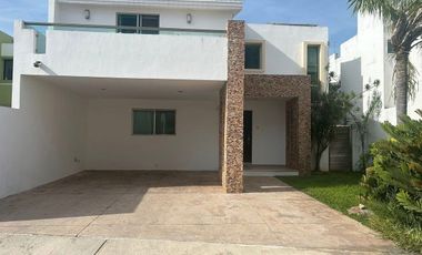| Casa amueblada en renta en Altabrisa |