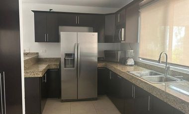 | Casa amueblada en renta en Altabrisa |