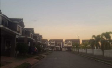 VENTA DE CASA EN BRISAS NORTE RESIDENCIAL OLYMPUS 300m2 JP