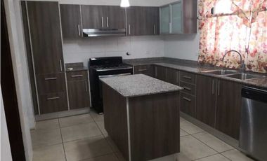 VENTA DE CASA EN BRISAS NORTE RESIDENCIAL OLYMPUS 300m2 JP