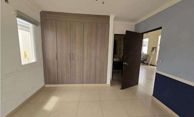 VENTA DE CASA EN PH SENDEROS - COSTA VERDE (OF)