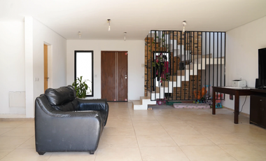 VENDO CASA DE 4 DORMITORIOS EN DOCTA - SIN COMISION!