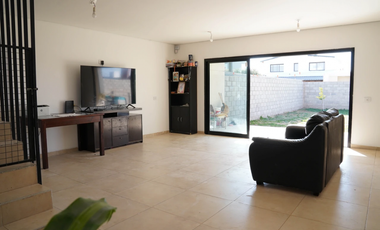 VENDO CASA DE 4 DORMITORIOS EN DOCTA - SIN COMISION!