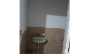 Galponazo en el centro de Fontana!