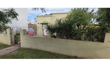 Casa de 3 amb sobre lote propio con servicios.