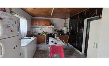 Casa de 3 amb sobre lote propio con servicios.