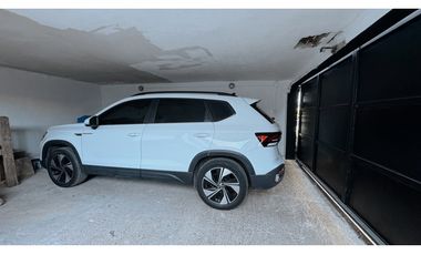Venta moderna casa de 3 dormitorios con cochera y pileta
