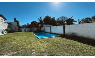 Venta moderna casa de 3 dormitorios con cochera y pileta