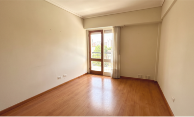 Departamento 2 ambientes en alquiler con cochera