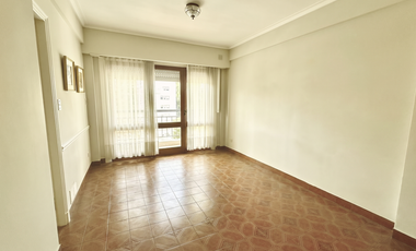 Departamento 2 ambientes en alquiler con cochera