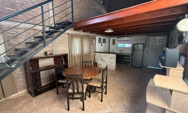 CASA CON PILETA A MTS DE R1 EN VENTA