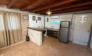 CASA CON PILETA A MTS DE R1 EN VENTA