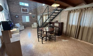 CASA CON PILETA A MTS DE R1 EN VENTA