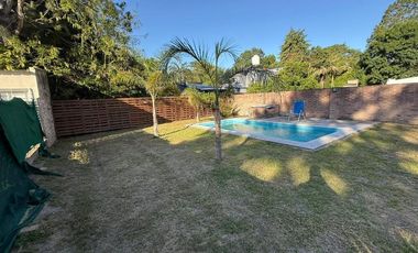 CASA CON PILETA A MTS DE R1 EN VENTA